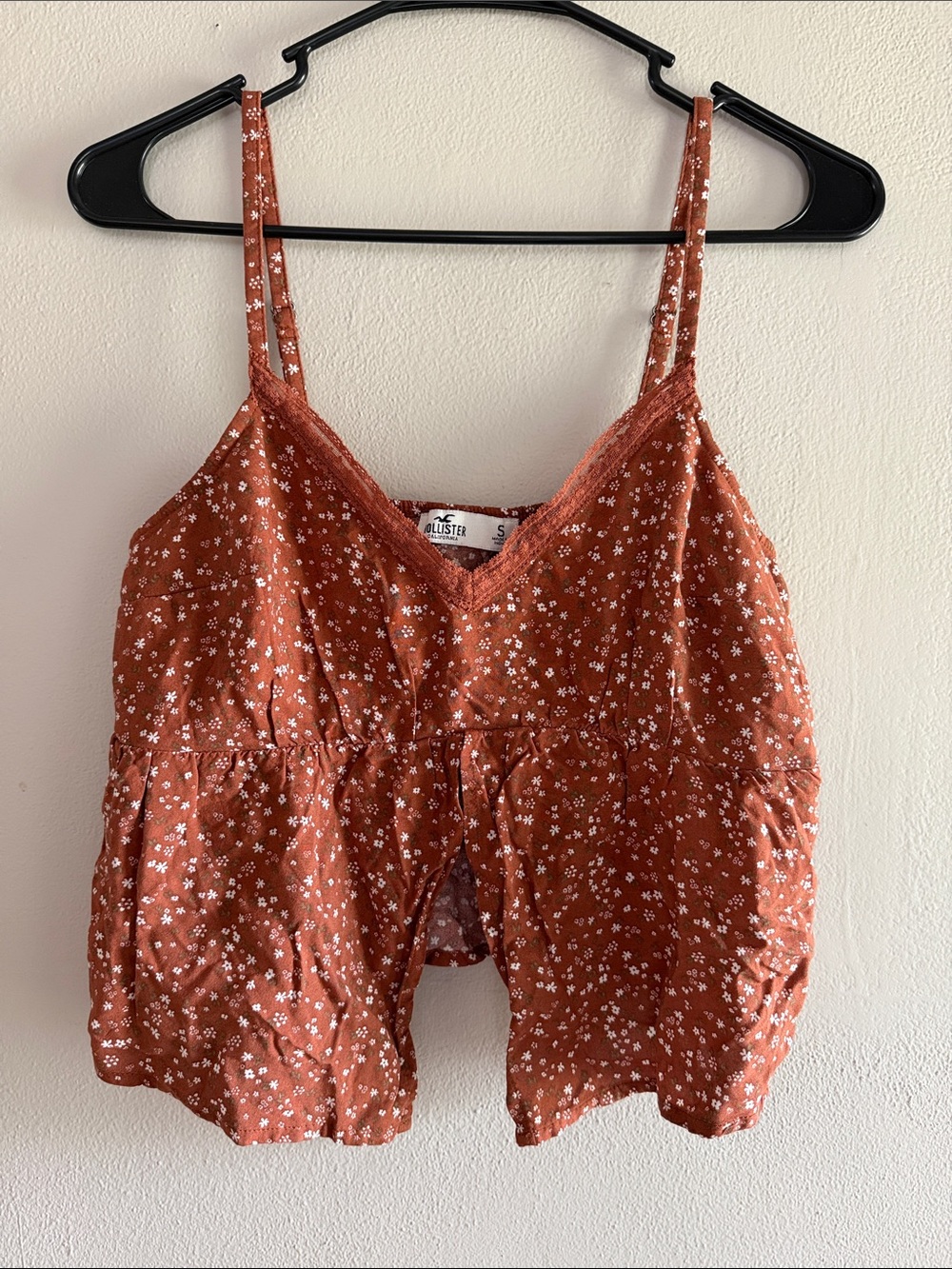 Hollister floral tank with split front size small
